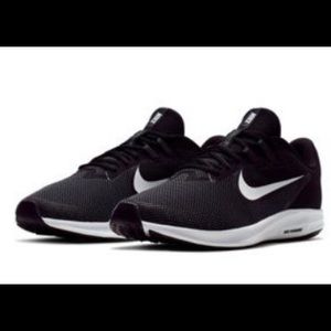 NIKE Downshifter 10